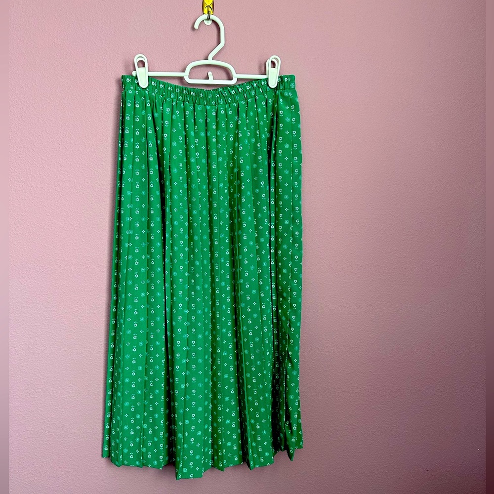 Leslie Fay vintage green floral pleated midi skirt